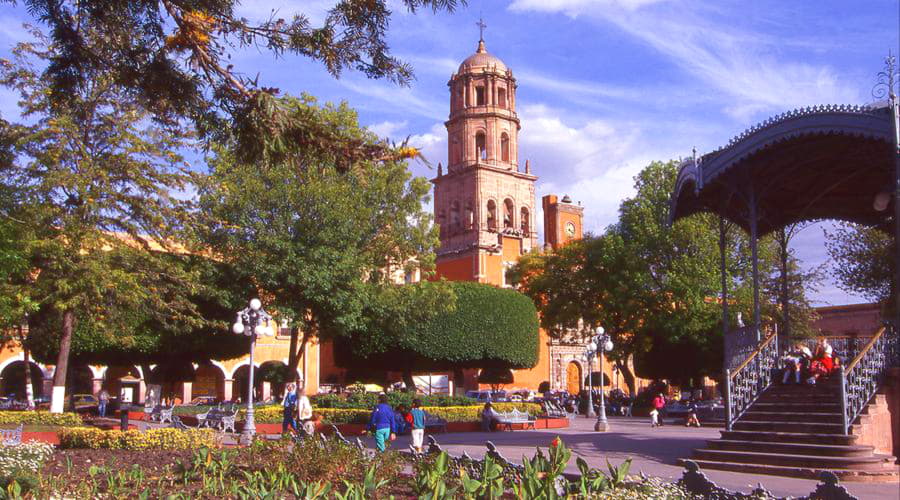 We offer a diverse selection of car rental options in Santiago de Querétaro.